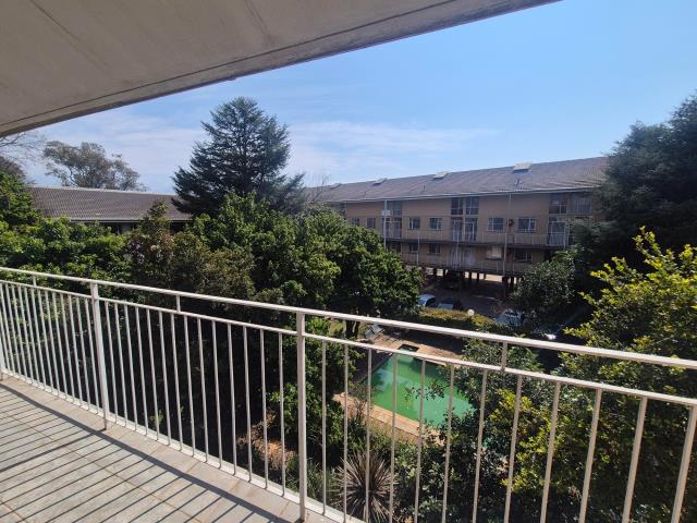 3 Bedroom Apartment for sale in Lynnwood Glen