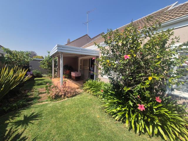 2 Bedroom Townhouse for sale in Willow Park Manor