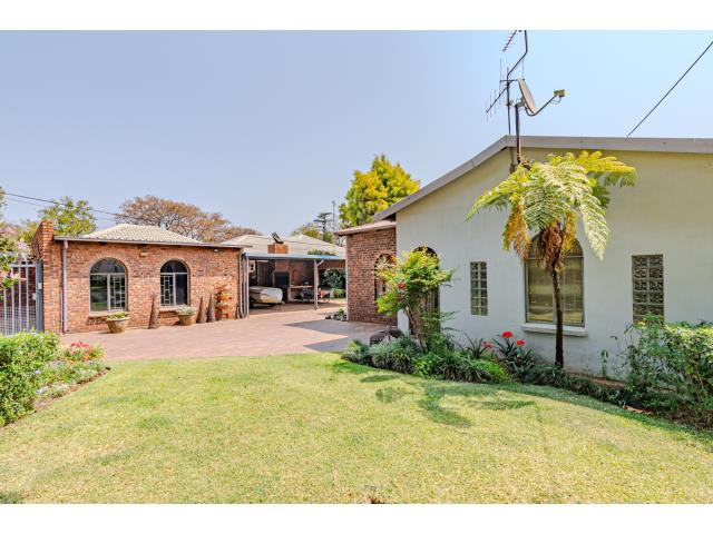 3 Bedroom House for sale in Menlo Park