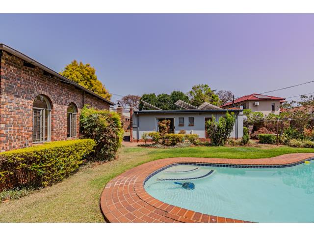 3 Bedroom House for sale in Menlo Park