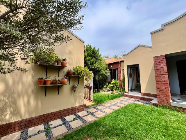 2 Bedroom Townhouse for sale in Boardwalk Meander