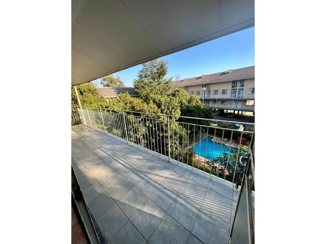 3 Bedroom Apartment to let in Lynnwood Glen