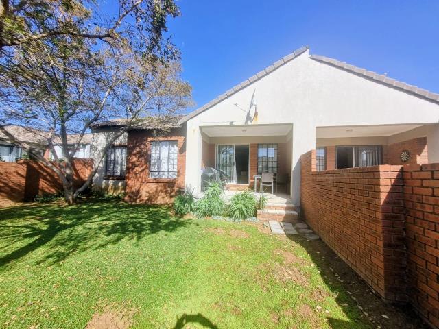 2 Bedroom Townhouse for sale in Mooikloof Ridge