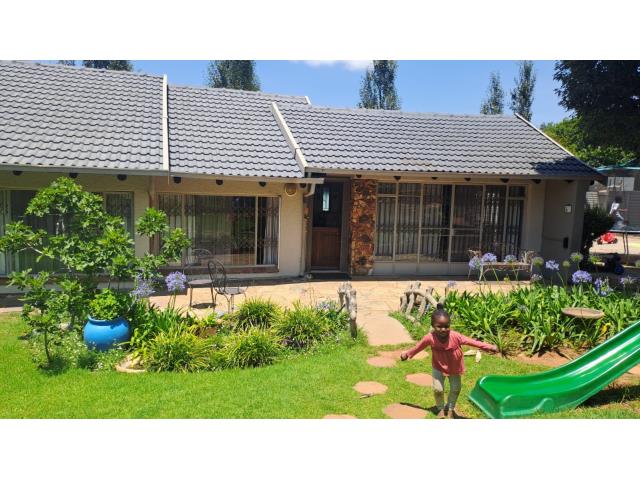 4 Bedroom House to let in Monument Park