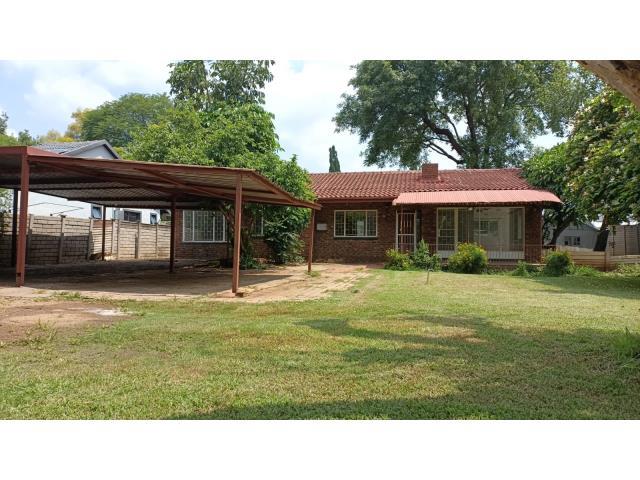 3 Bedroom House for sale in Sinoville