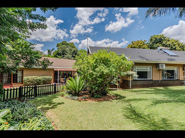 4 Bedroom House for sale in Lynnwood Glen