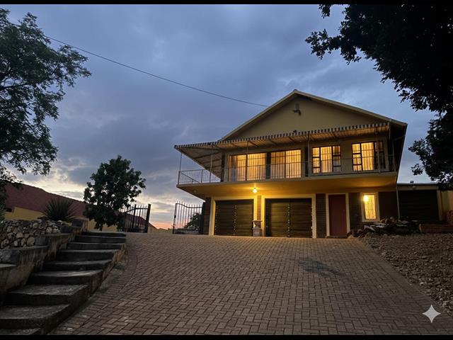 4 Bedroom House for sale in Waterkloof Ridge