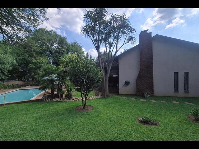 4 Bedroom House to let in Lynnwood Ridge