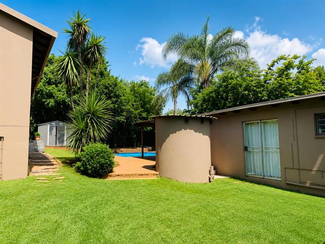 9 Bedroom House for sale in Monument Park