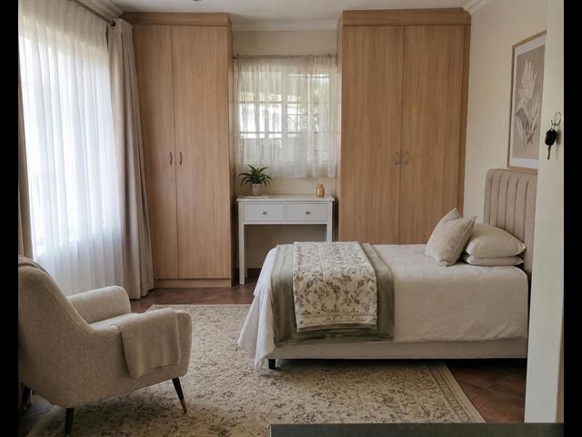 0.5 Bedroom Flat to let in Menlo Park