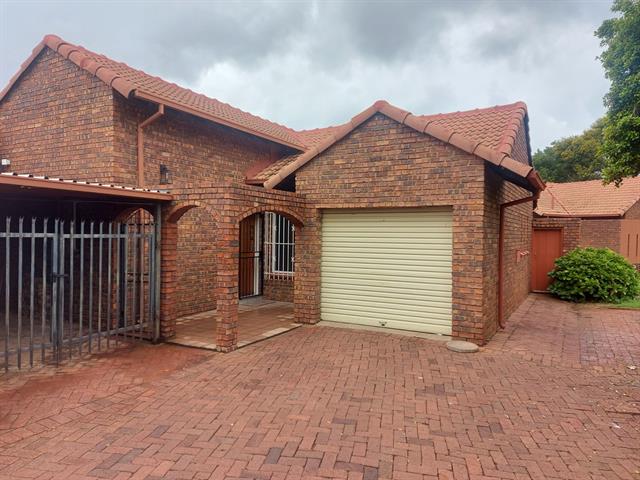 3 Bedroom Townhouse for sale in Faerie Glen