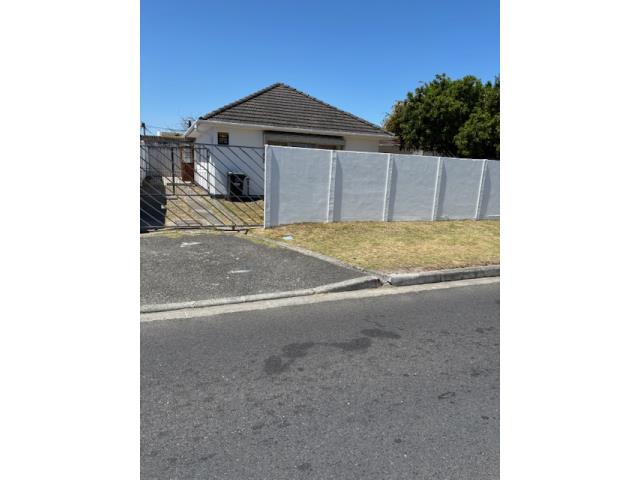 3 Bedroom House for sale in Retreat