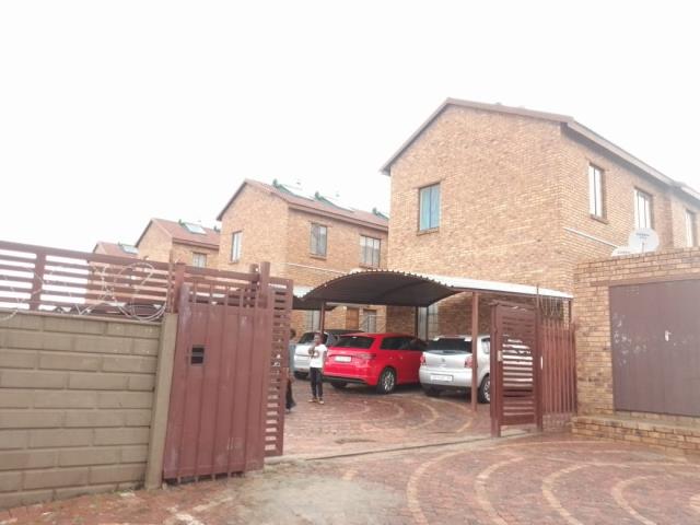 2 Bedroom Flat for sale in Rua Vista