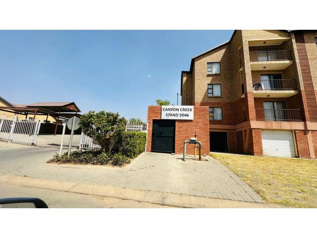 2 Bedroom House for sale in Kosmosdal