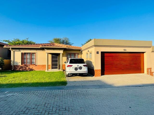 3 Bedroom House for sale in Noordwyk