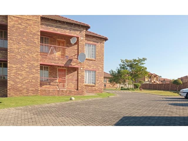 2 Bedroom Apartment for sale in Noordwyk
