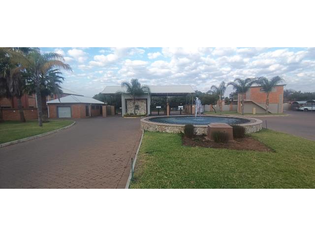 2 Bedroom Townhouse for sale in Andeon AH