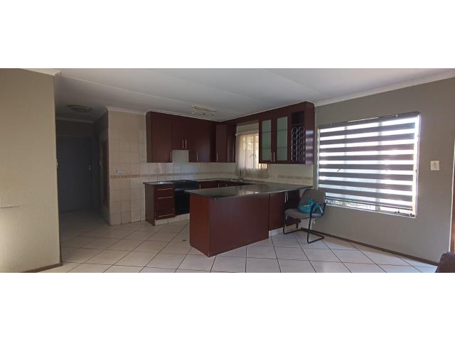 3 Bedroom House for sale in Country View