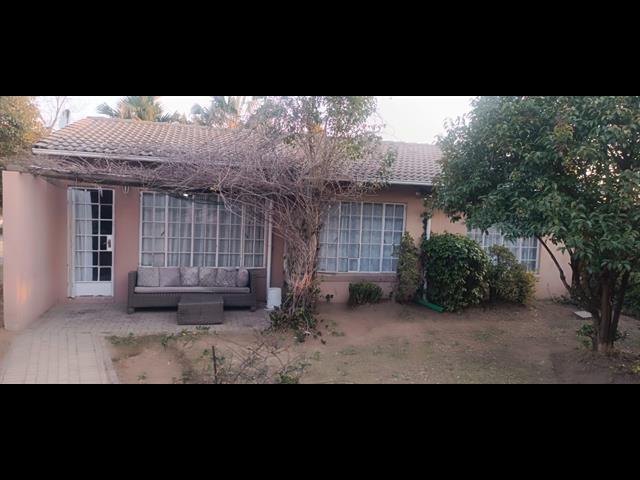 2 Bedroom Townhouse for sale in Country View