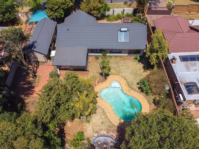 3 Bedroom House for sale in Glenvista