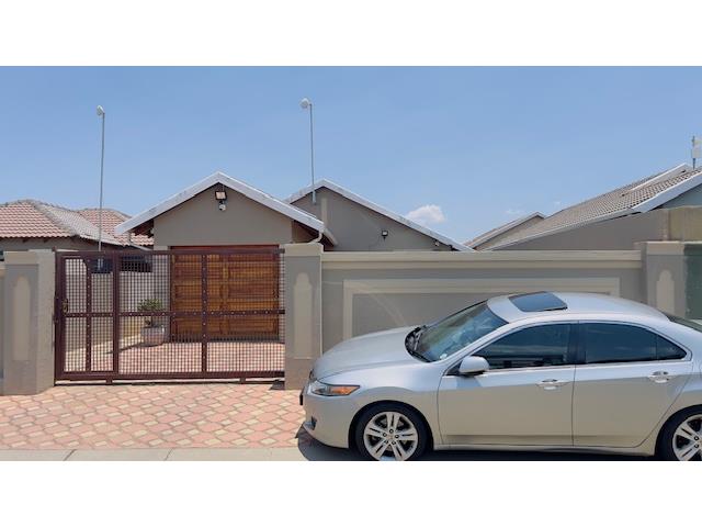 3 Bedroom House for sale in Salfin