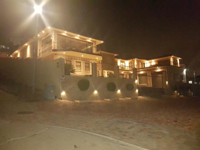 4 Bedroom House for sale in Mossel Bay Central