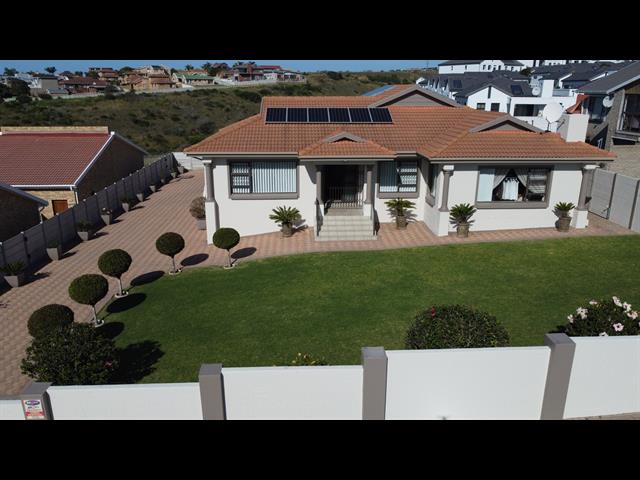 3 Bedroom House for sale in Hartenbos Heuwels
