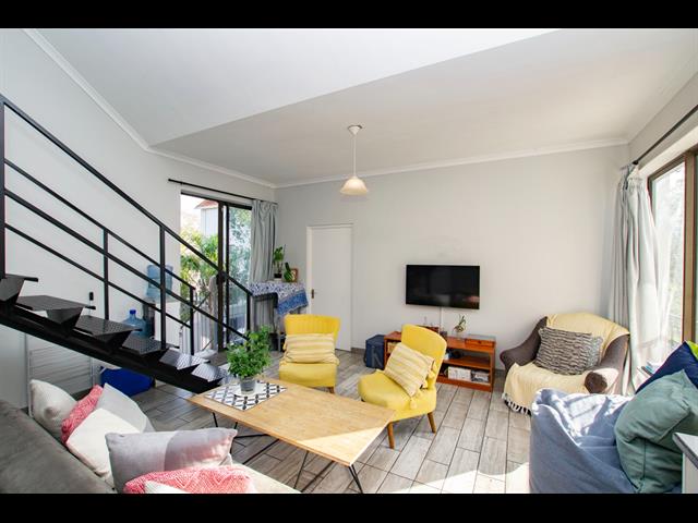 9 Bedroom House to let in Universiteitsoord