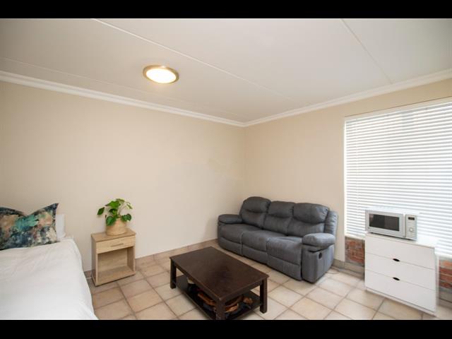1 Bedroom Apartment to let in Universiteitsoord