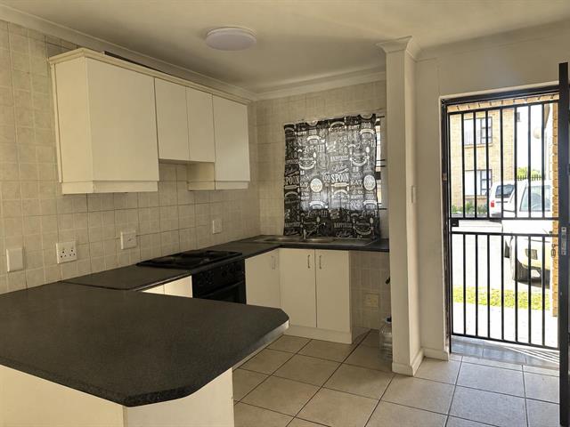 2 Bedroom Apartment to let in Gordons Bay Village