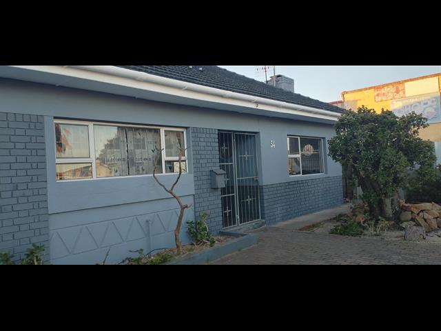 2 Bedroom House to let in Elsies River