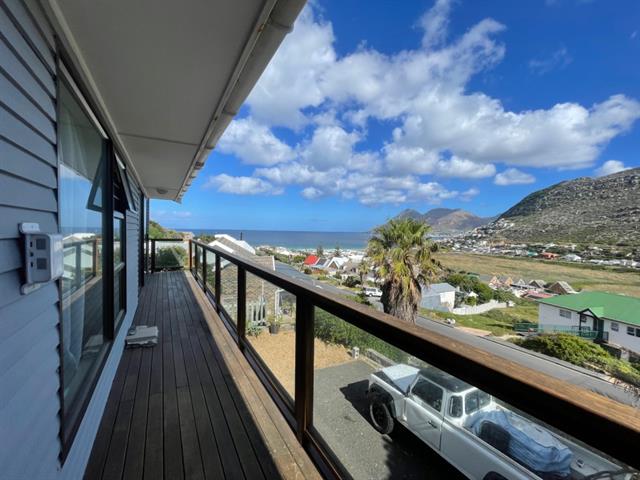 3 Bedroom House to let in Glencairn Heights