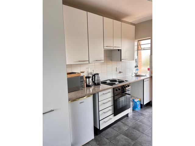 Bachelor apartment to let in Hatfield