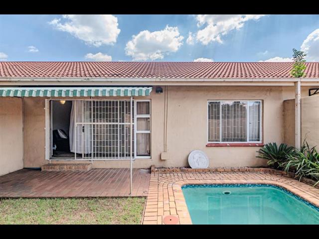 2 Bedroom Apartment to let in Garsfontein
