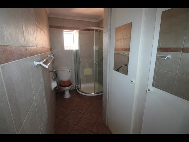 2 Bedroom Apartment to let in Eastcliff