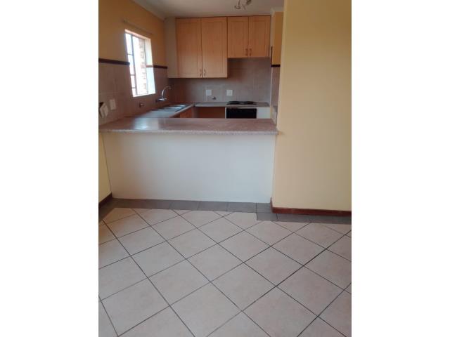 2 Bedroom Apartment to let in Lyttelton Manor