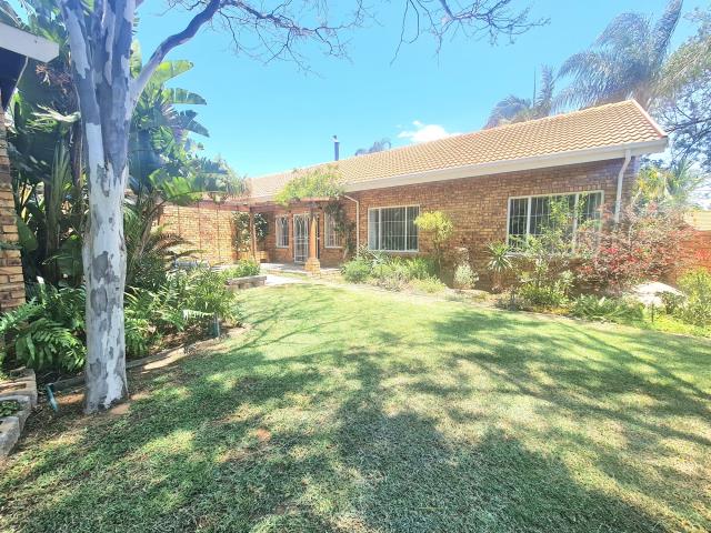 3 Bedroom Duet to let in Elarduspark