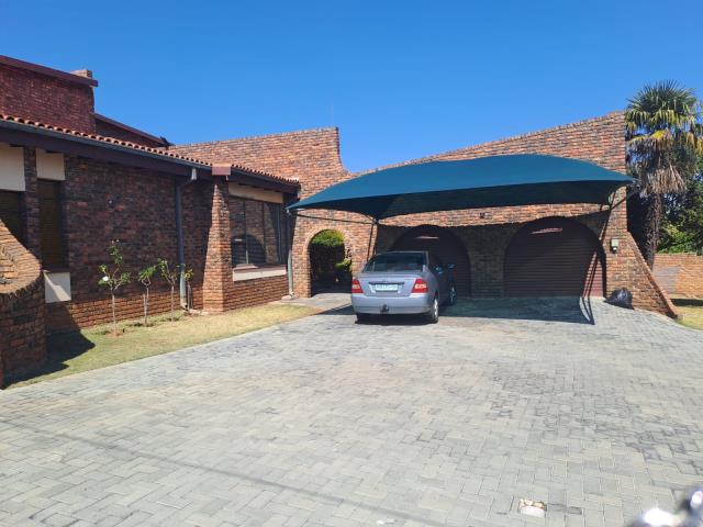 4 Bedroom House for sale in Wingate Park