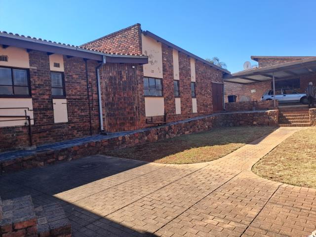 4 Bedroom House for sale in Wingate Park