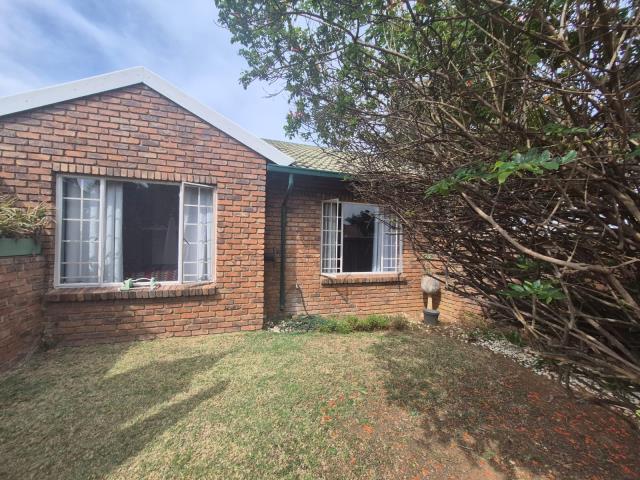 3 Bedroom Townhouse for sale in Elarduspark