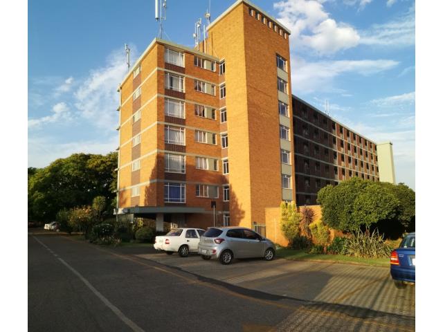 2 Bedroom Apartment for sale in Elarduspark