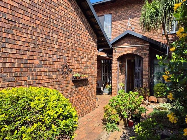 3 Bedroom Duplex for sale in Elarduspark