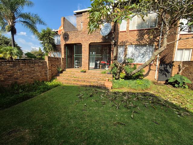 2 Bedroom Townhouse for sale in Moreleta Park