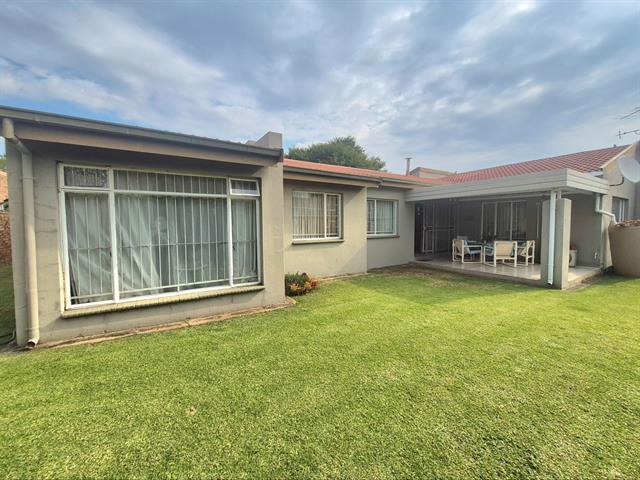 3 Bedroom Duet for sale in Elarduspark