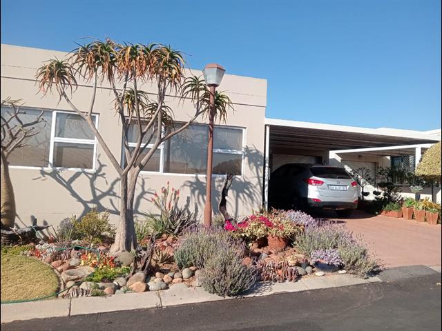 3 Bedroom Townhouse for sale in Rietvalleirand