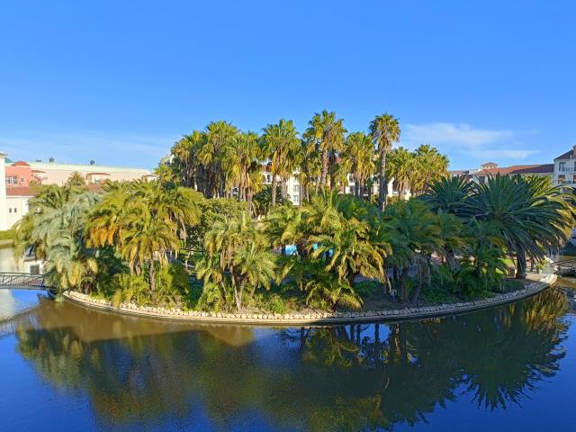 2 Bedroom Apartment for sale in Century City