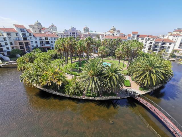 3 Bedroom Apartment for sale in Century City