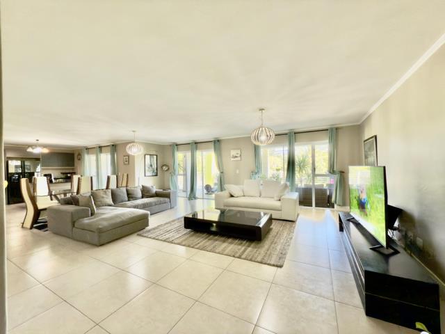 3.5 Bedroom Apartment for sale in Century City