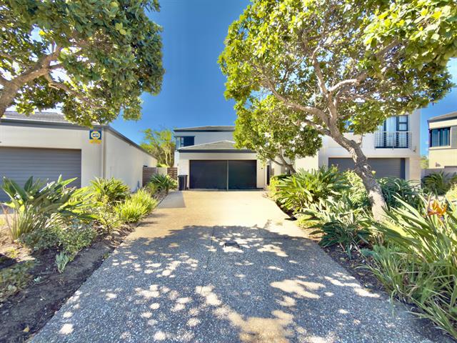 2.5 Bedroom House for sale in Century City