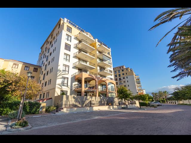 2 Bedroom Apartment to let in Century City